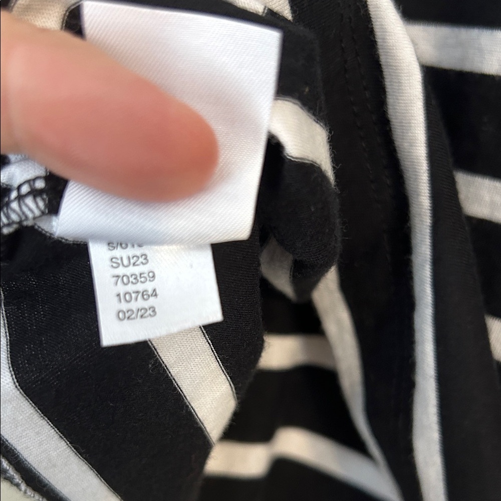 ANN TAYLOR LOFT Size Medium Black White Striped Cotton T-Shirt Crewneck Basic - Picture 4 of 4